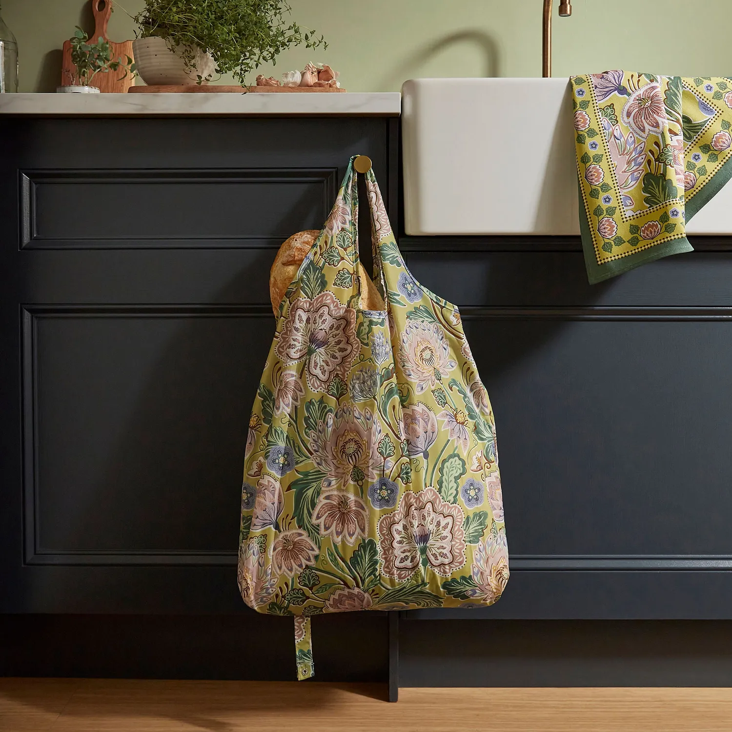 Ulster Weavers Emmeline mulepose medium grøn foldbar