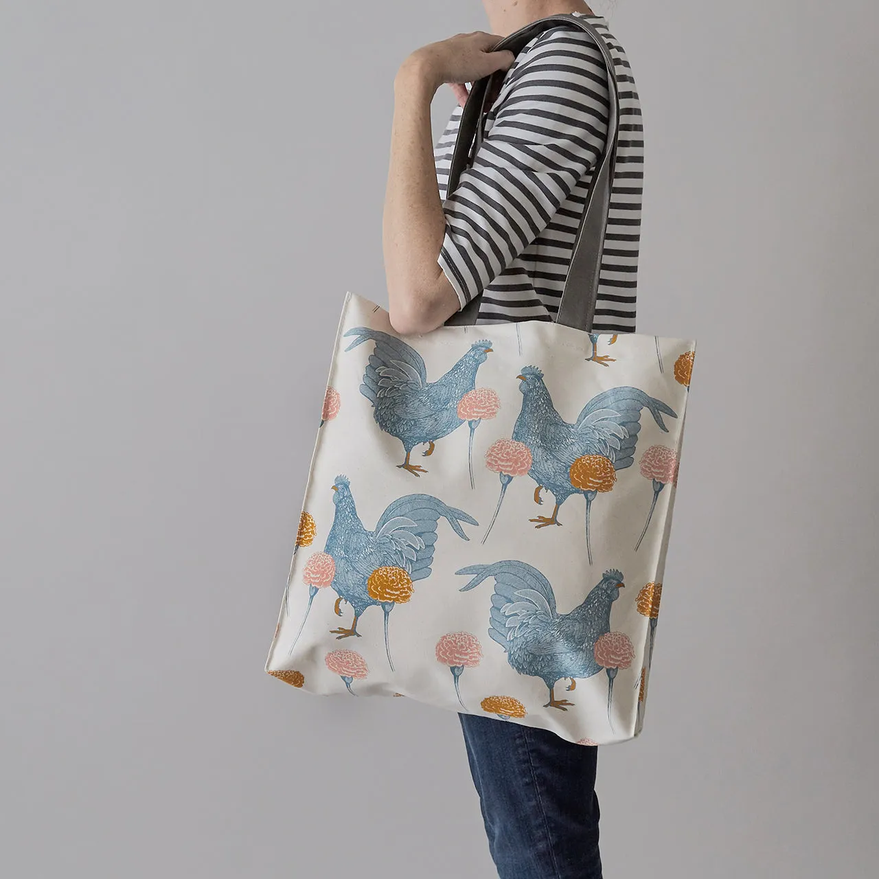 Thornback & Peel Chicken & Carnation mulepose canvas