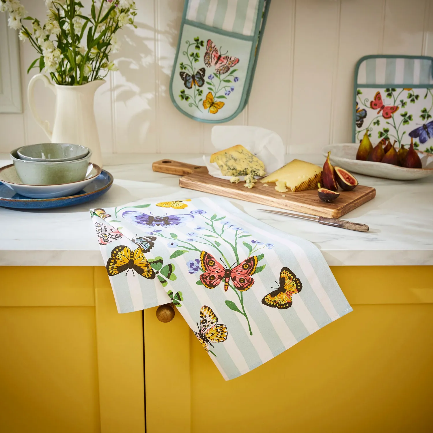 Ulster Weavers Butterfly Grove viskestykke blå bomuld 74x48