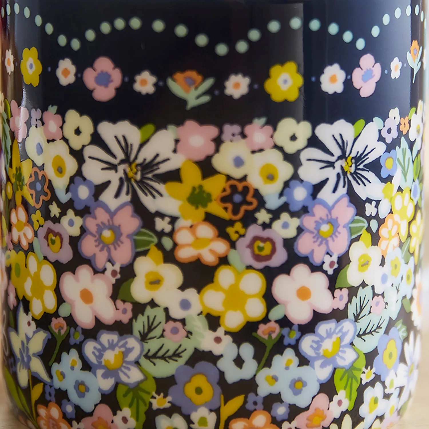 Ulster Weavers Confetti Floral krus benporcelæn multifarvet