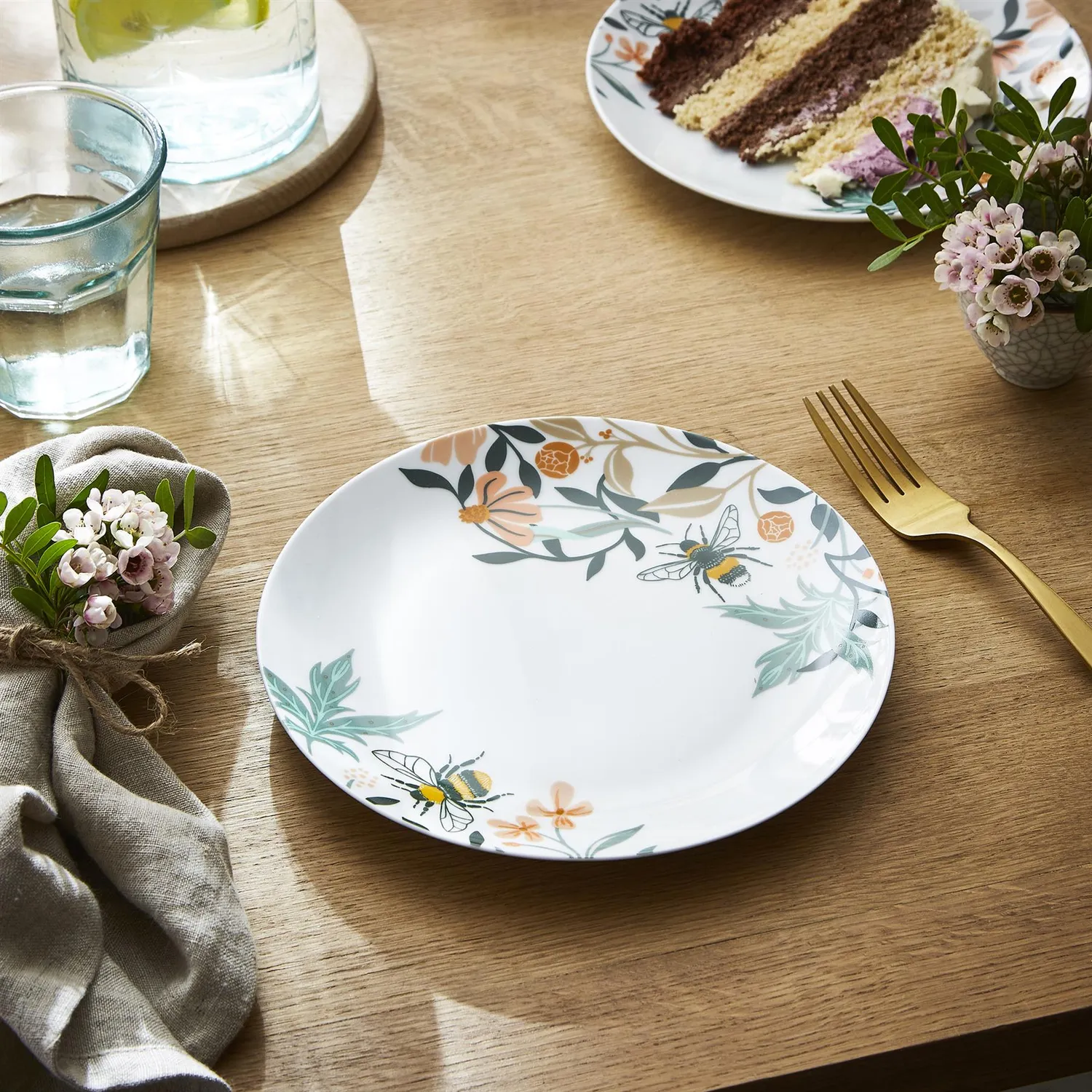 Ulster Weavers Bee Bloom Porcelain Side Plate sidetallerken hvid 19 cm