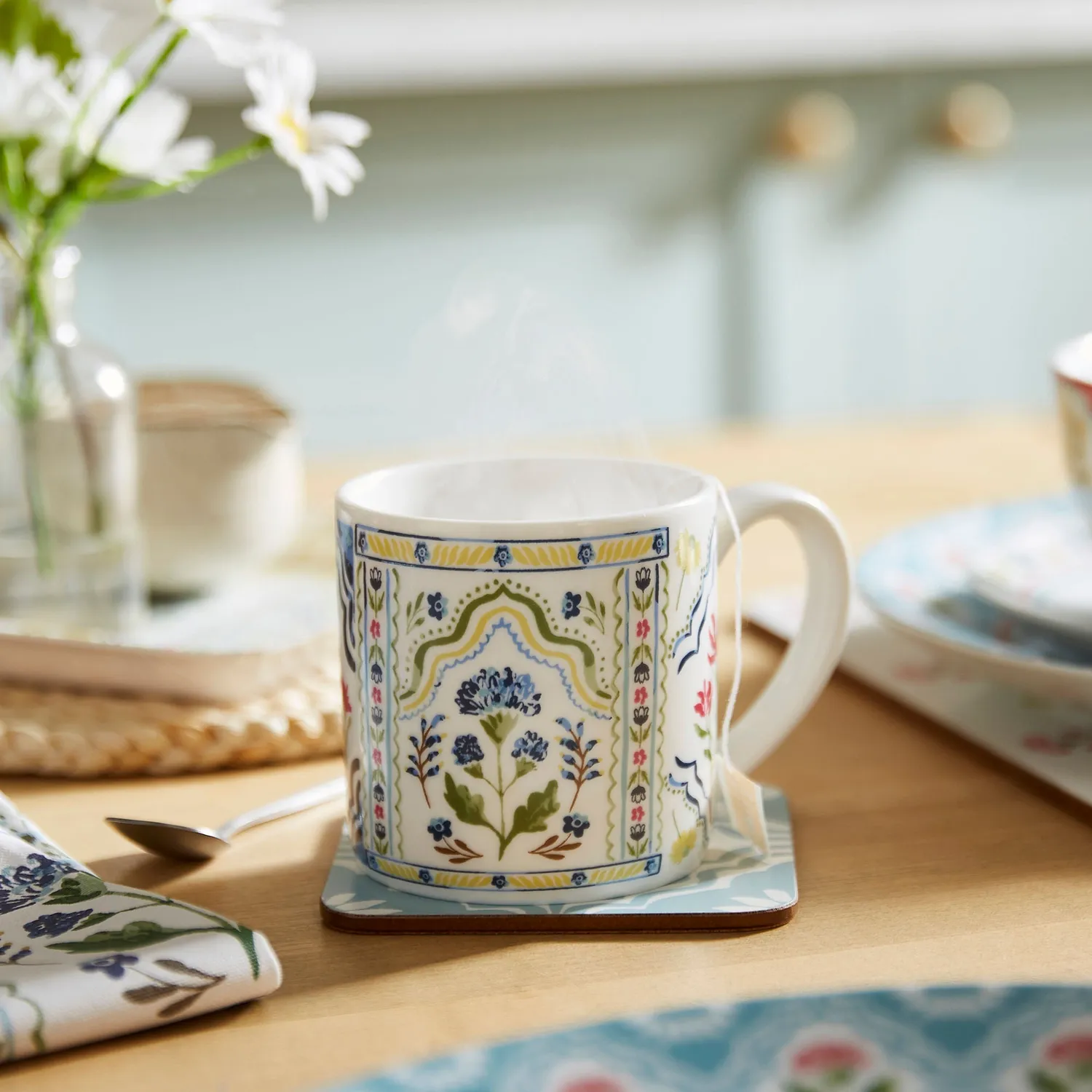 Ulster Weavers Boho Floral krus benporcelæn blomst