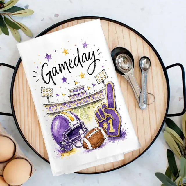Avery Lane Gifts Gameday Football viskestykke lilla guld