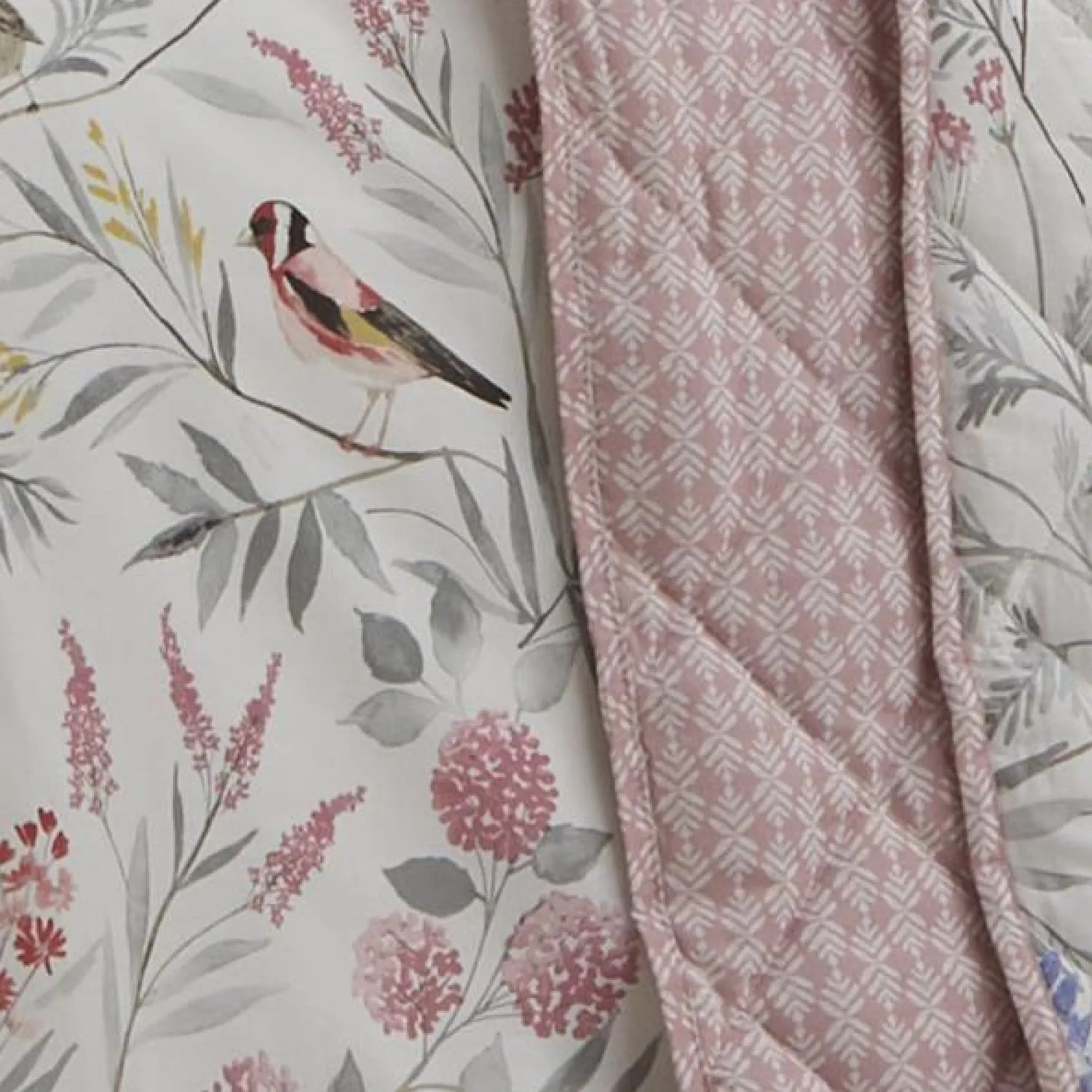 Ulster Weavers Caraway sengetæppe rosa 200x230 quiltet