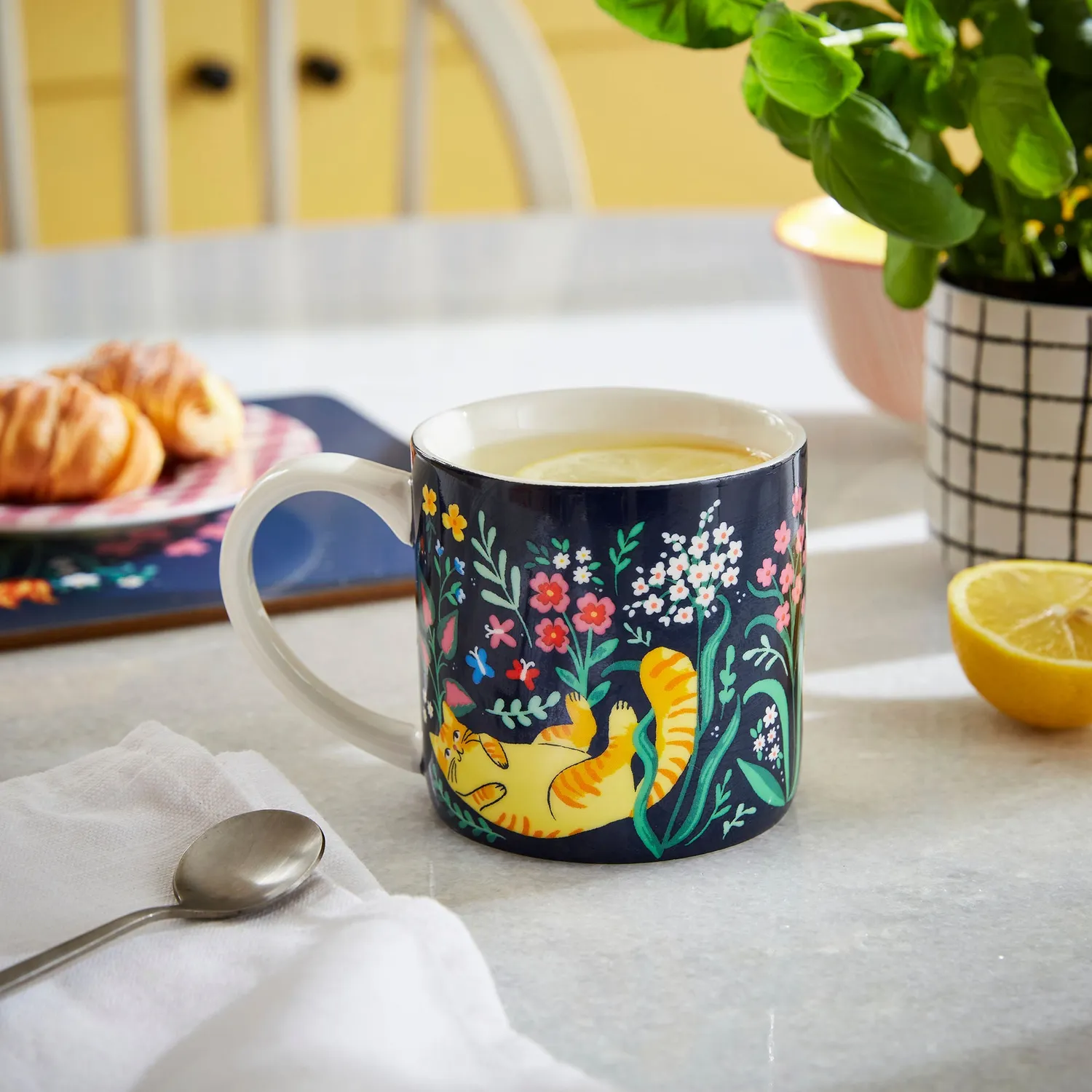 Ulster Weavers Marmalade Meadow krus navy benporcelæn