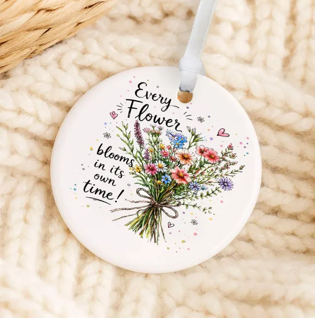 Avery Lane Gifts Every Flowers Blooms julepynt porcelæn 3" hvid
