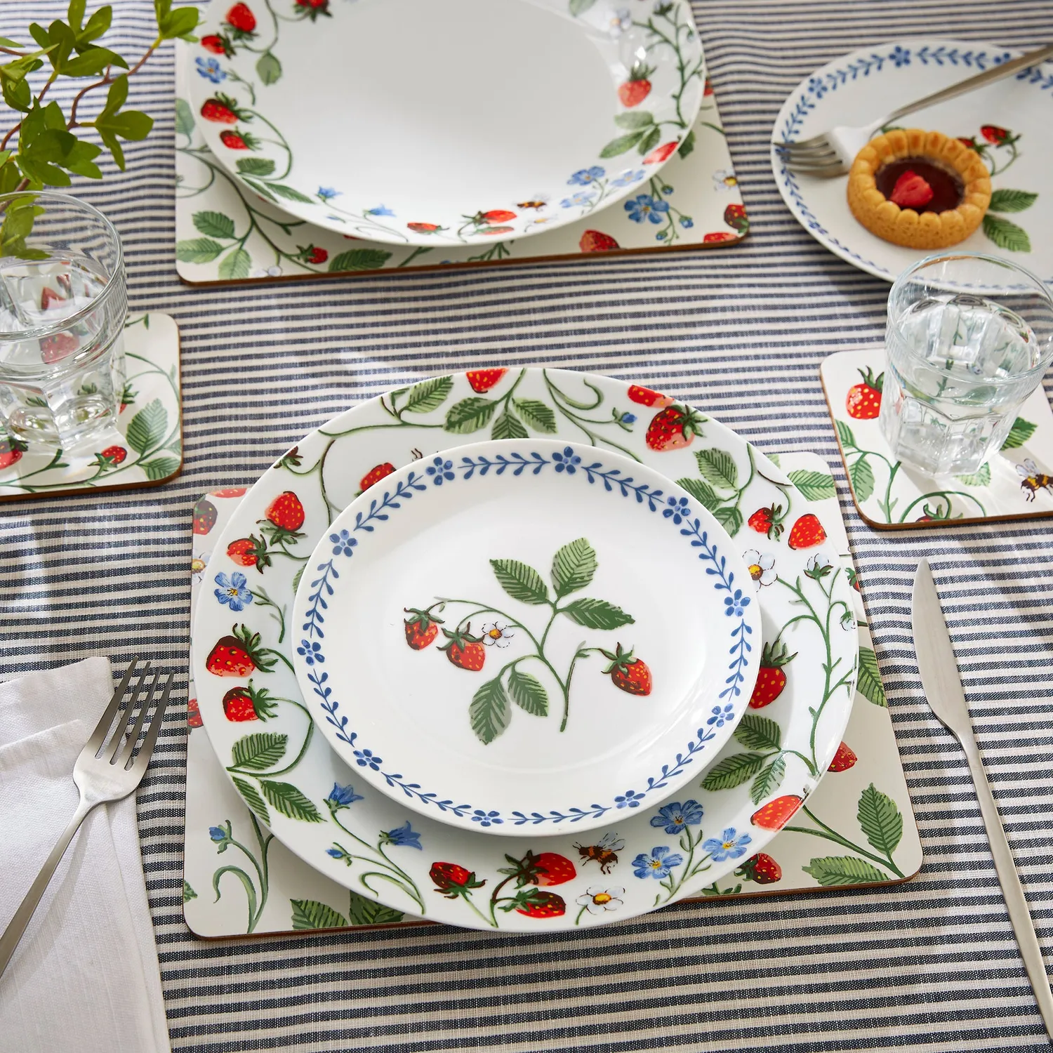 Ulster Weavers Strawberry Patch sidetallerken porcelæn grøn