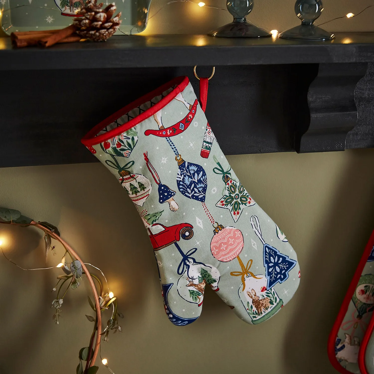 Ulster Weavers Christmas Ornaments ovnhandske flerfarvet
