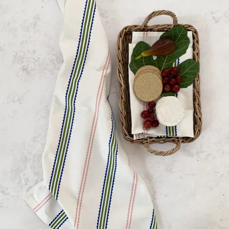 Thornback & Peel Scallop & Stripe viskestykke 47x77 cm pastelfarvet