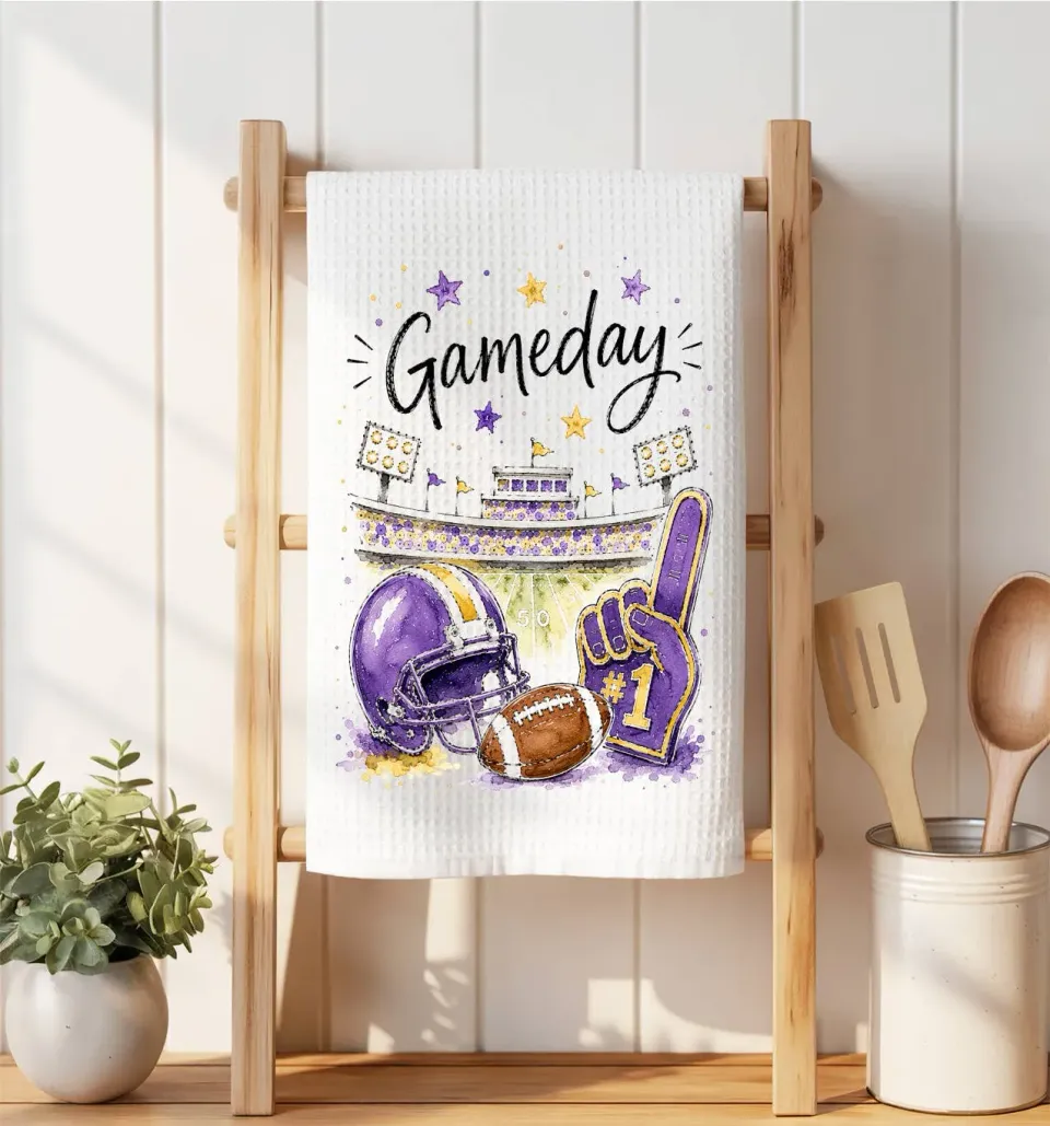Avery Lane Gifts Gameday Football håndklæde lilla/guld 41x36 cm