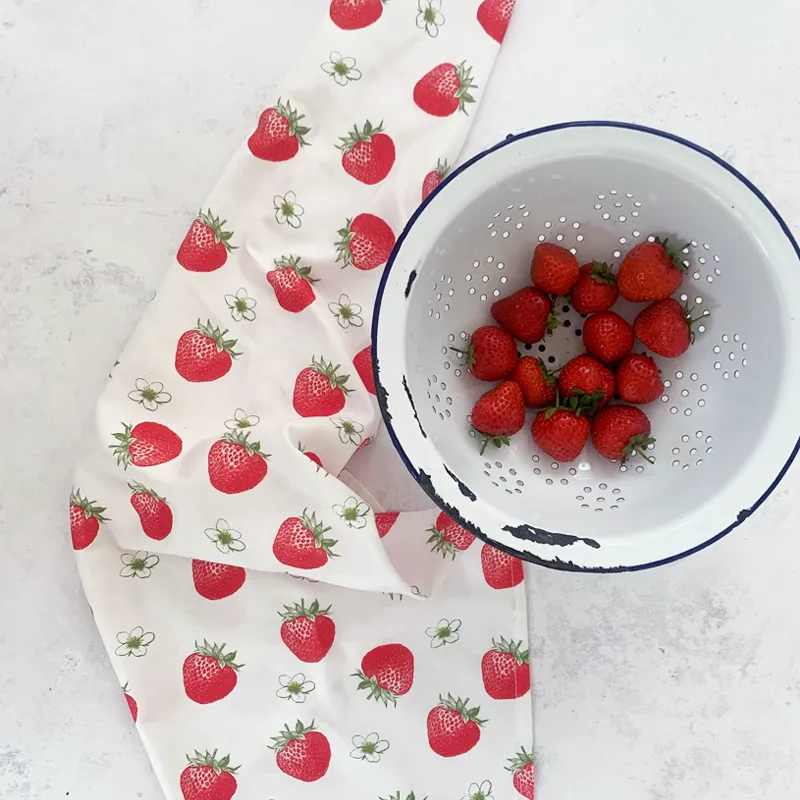 Thornback & Peel Strawberry viskestykke bomuld 47x77