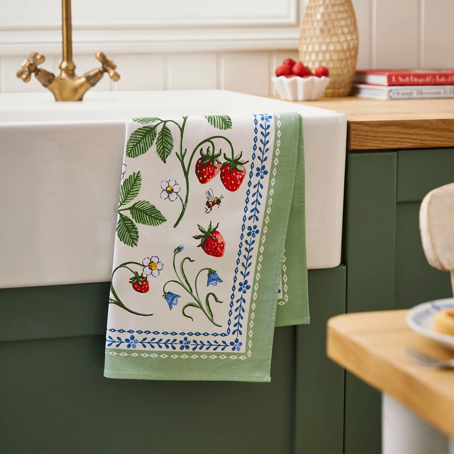 Ulster Weavers Strawberry Patch viskestykke 74x48 grøn