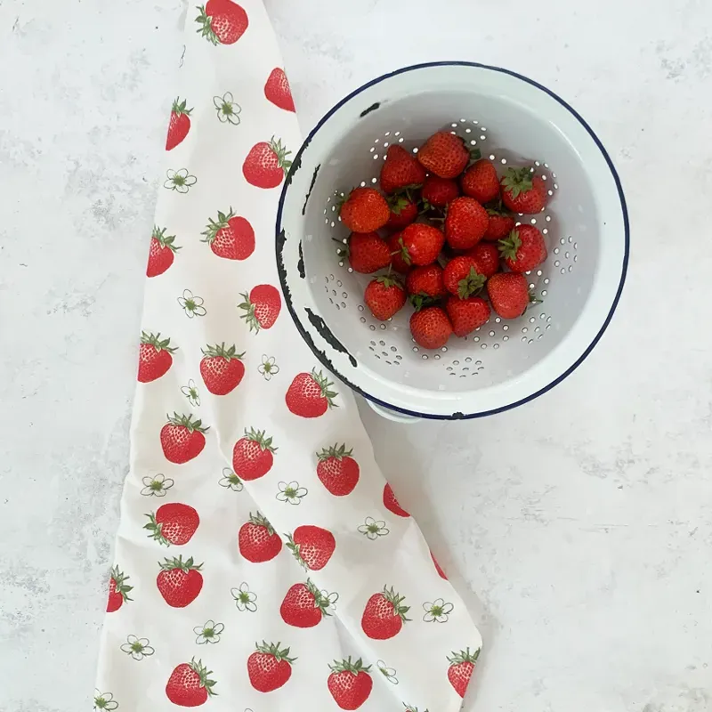 Thornback & Peel Strawberry viskestykke bomuld 47x77
