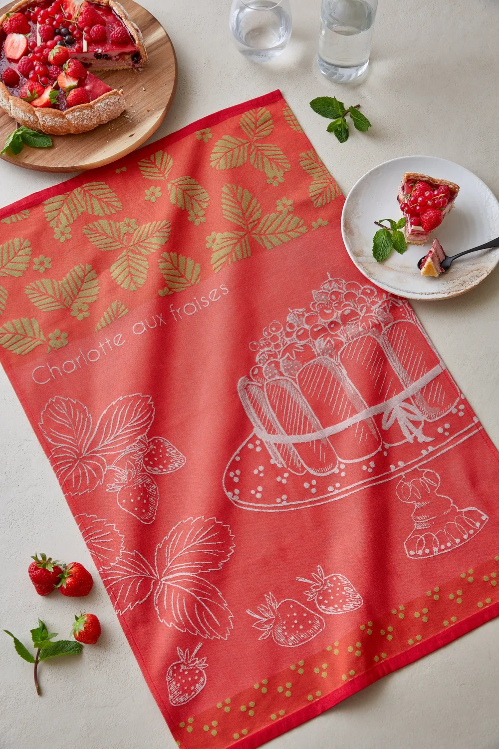 Coucke Strawberry Charlotte viskestykke rød 50x75 bomuld