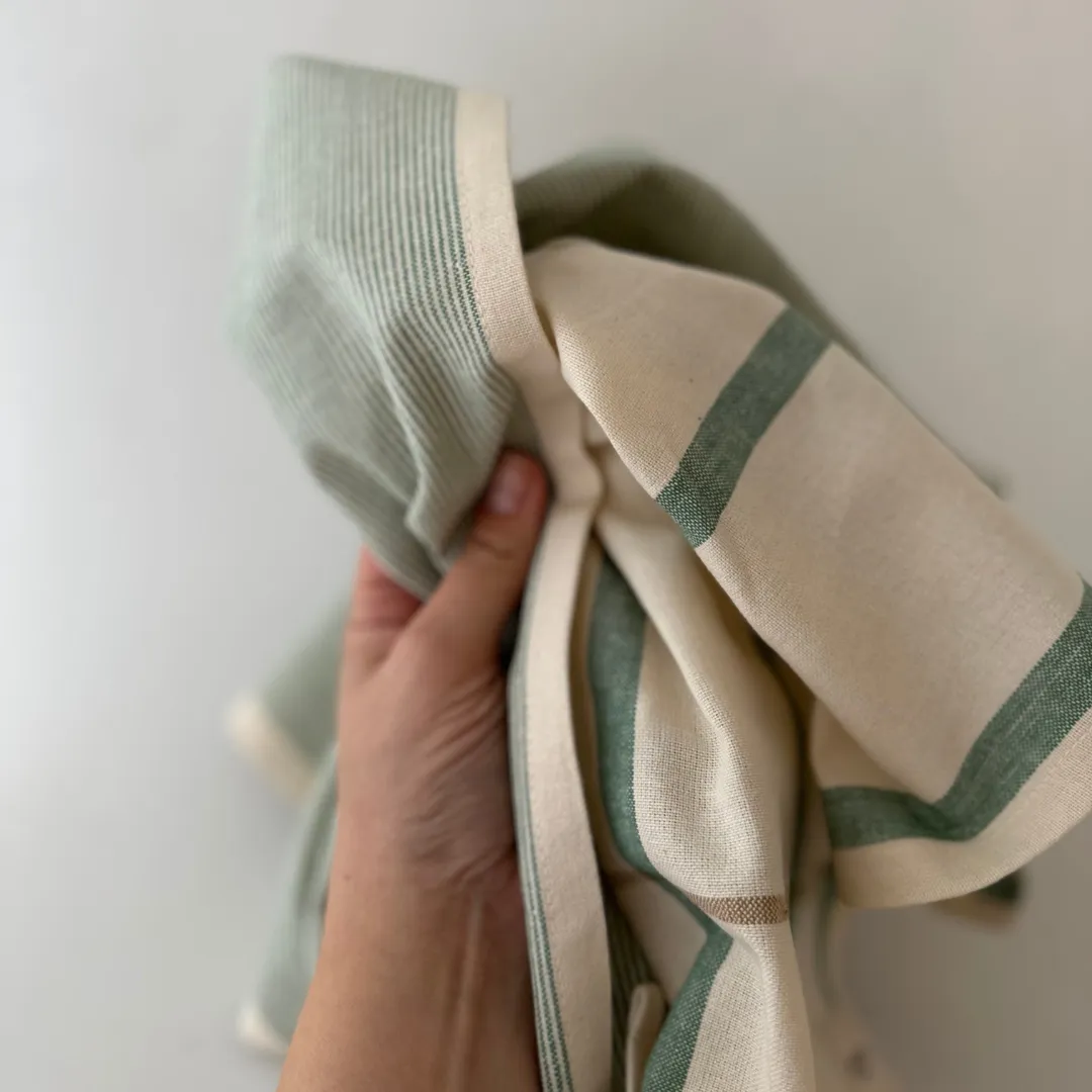 AspEgren Pinstripe viskestykke Spinach 50x70 økologisk