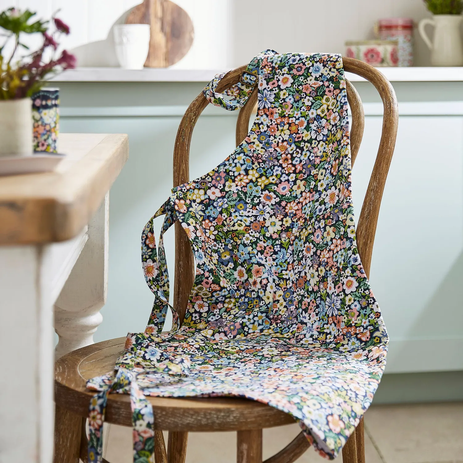 Ulster Weavers Confetti Floral forklæde bomuld blomstret