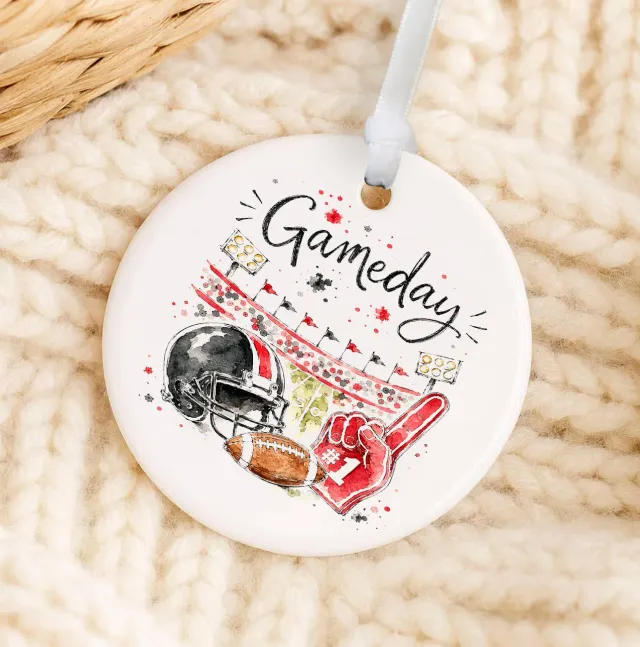 Avery Lane Gifts Gameday Football Black Red ornament 7,6 cm porcelæn