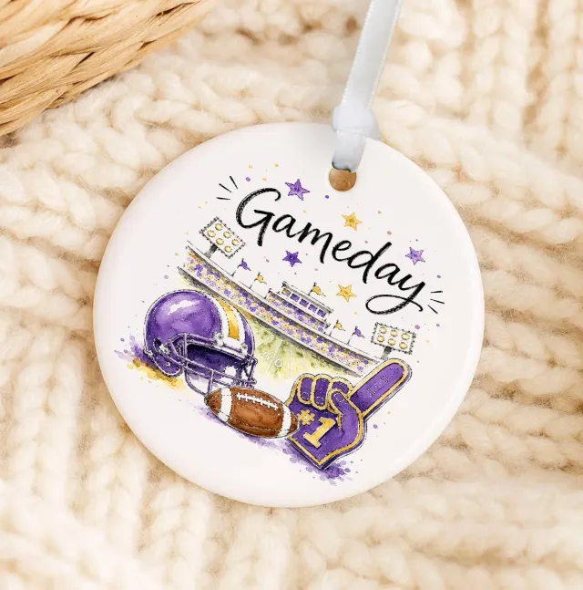 Avery Lane Gifts Gameday Football Purple Gold julepynt porcelæn