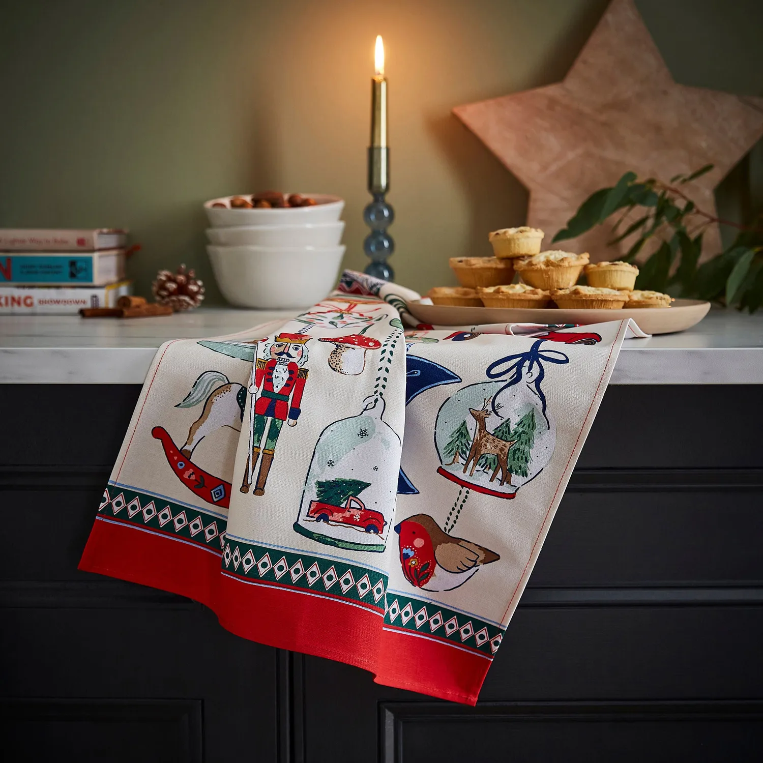 Ulster Weavers Christmas Ornaments viskestykke flerfarvet 74x48cm bomuld