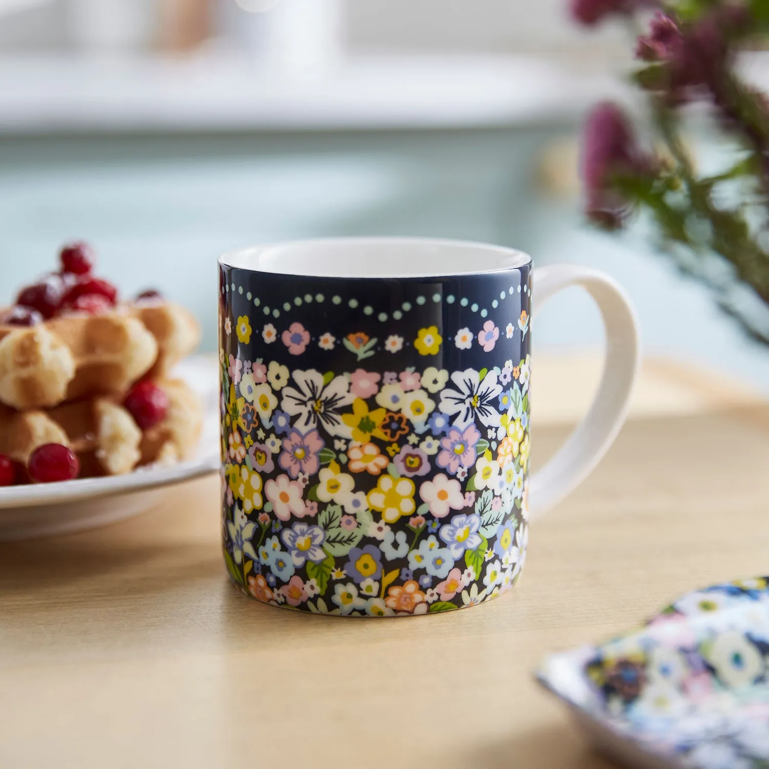 Ulster Weavers Confetti Floral krus benporcelæn multifarvet
