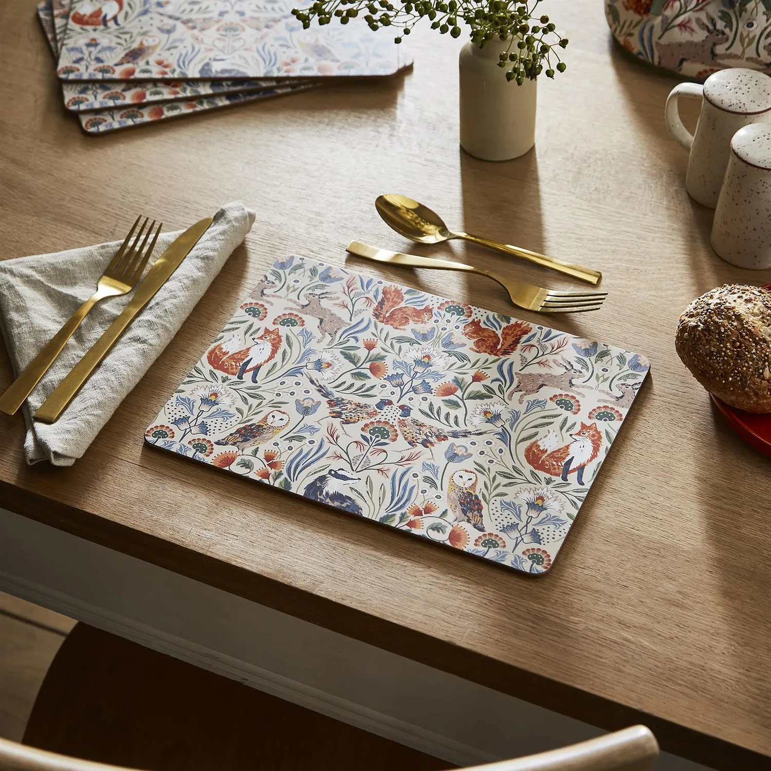 Ulster Weavers Blackthorn dækkeserviet 4-pak beige skovmotiv