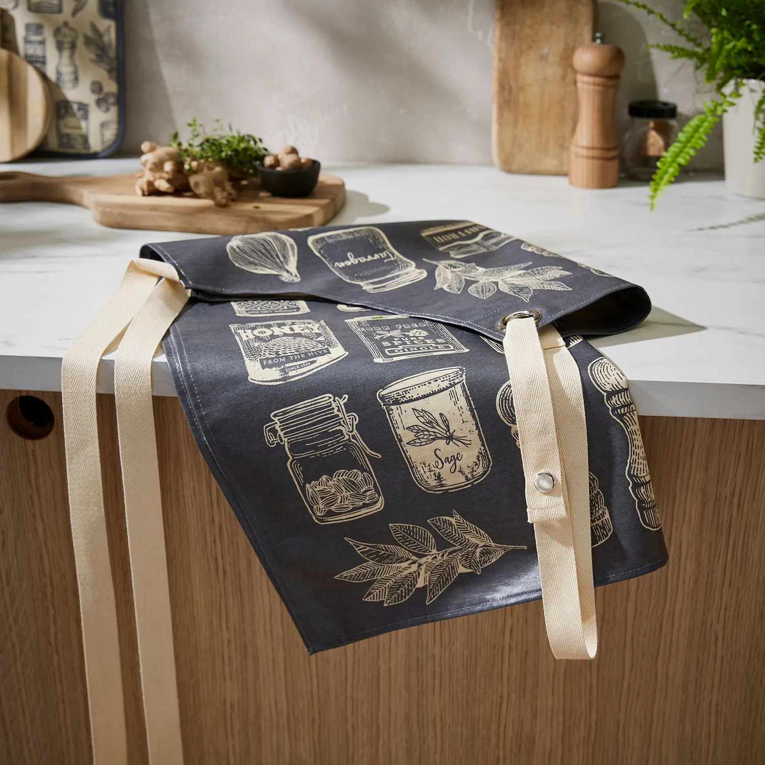 Ulster Weavers Herbs & Spices forklæde PVC grå 81x59