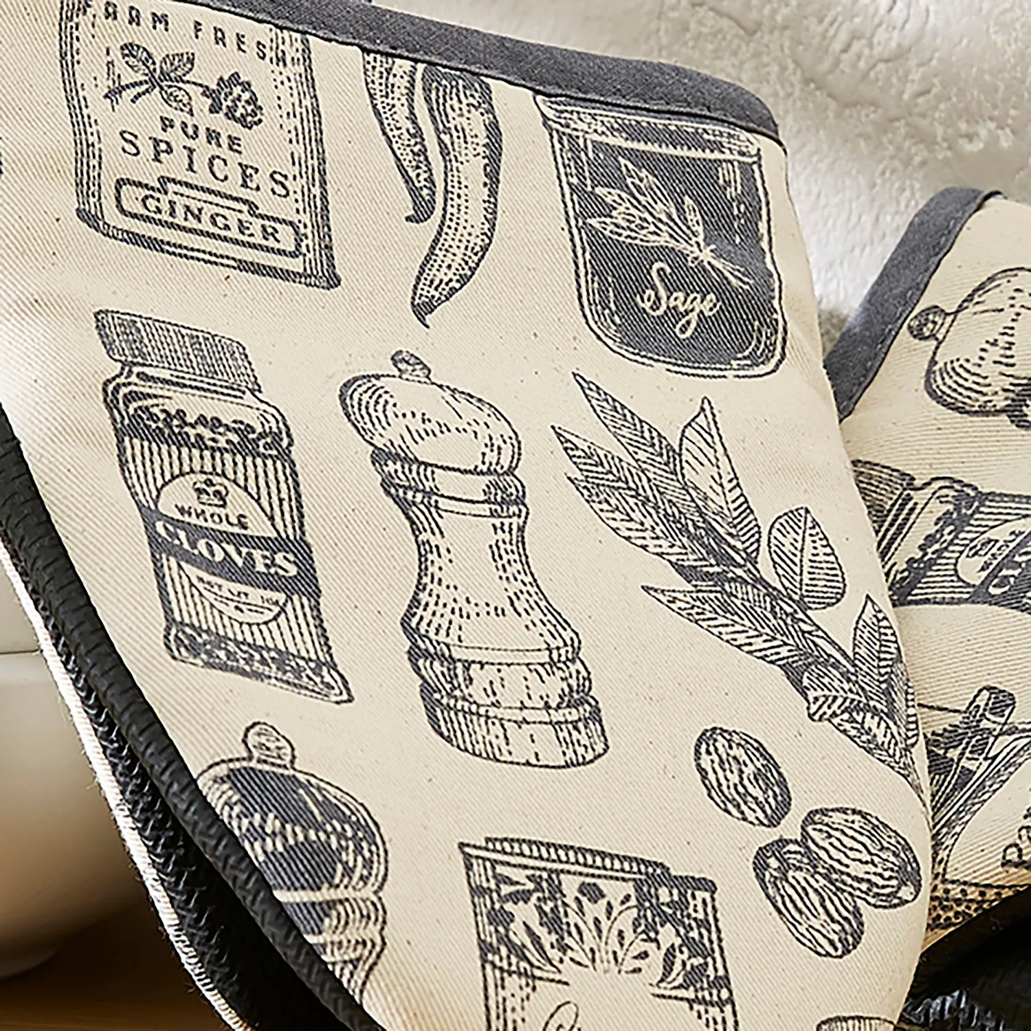 Ulster Weavers Herbs & Spices Microwave Mitts grydelapper grå 2-pak bomuld