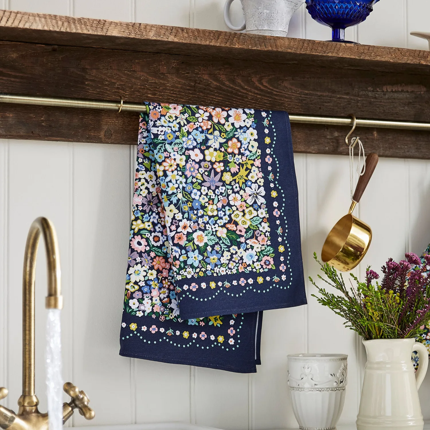 Ulster Weavers Confetti Floral viskestykke flerfarvet bomuld