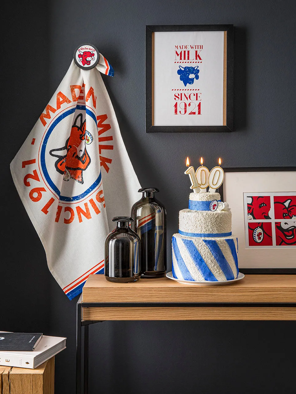 Coucke Laughing Cow 100 Years viskestykke hvid bomuld 50x75