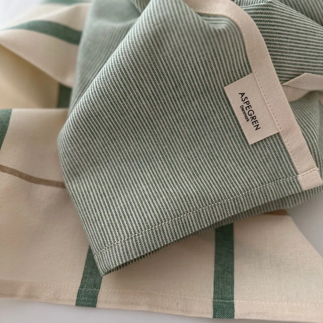 AspEgren Pinstripe viskestykke Spinach 50x70 økologisk