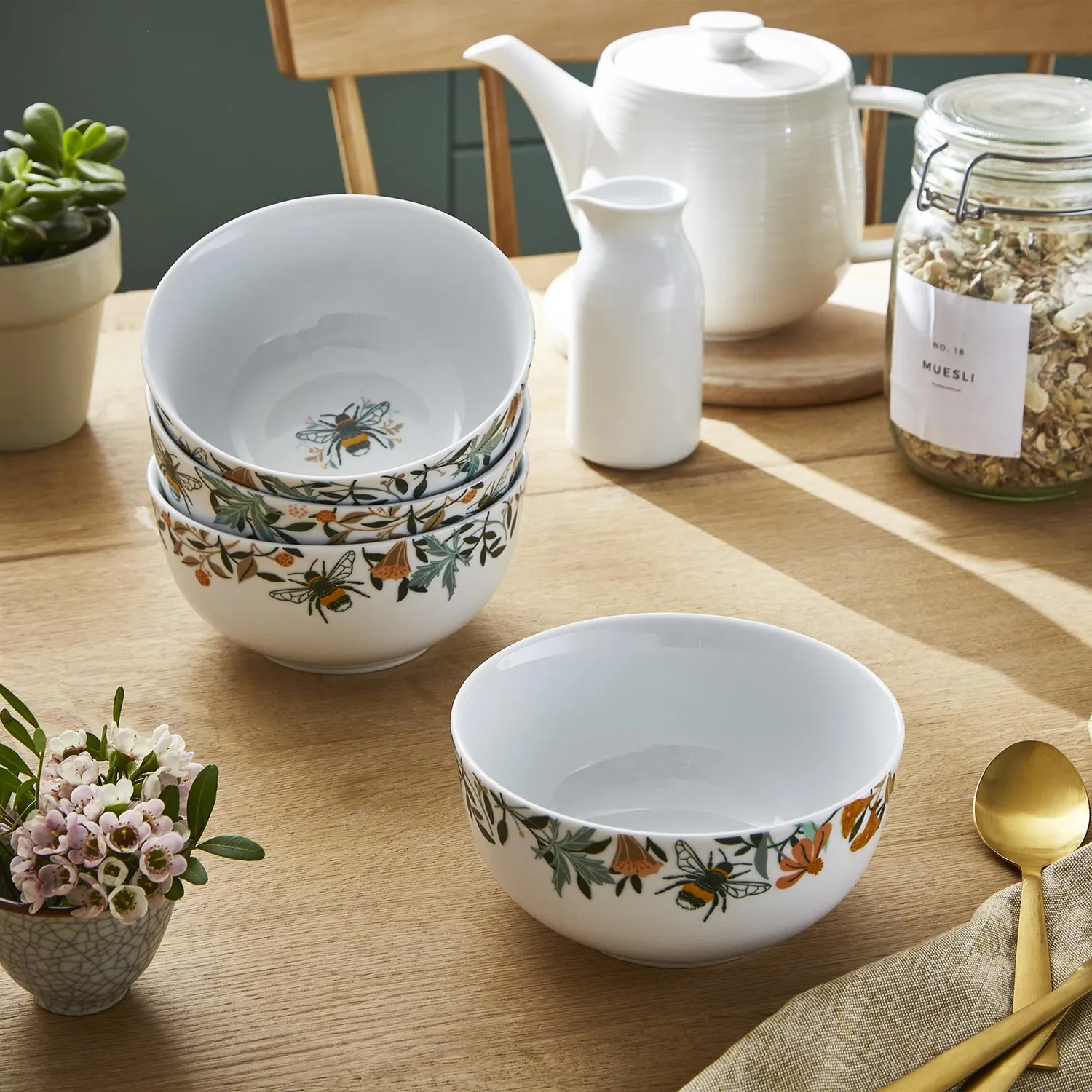 Ulster Weavers Bee Bloom skål hvid porcelæn 14,6 cm