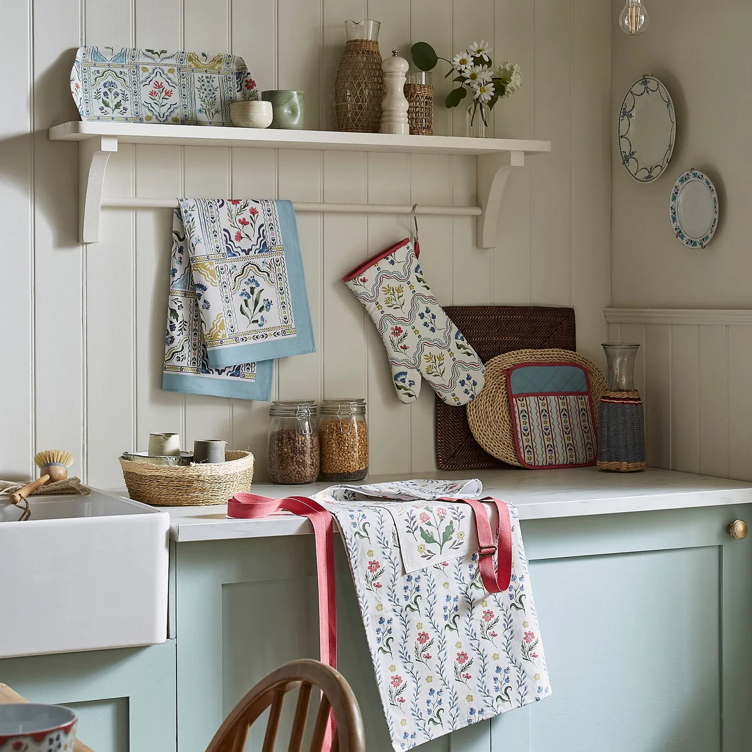 Ulster Weavers Boho Floral Medium mulepose multicolour polyester