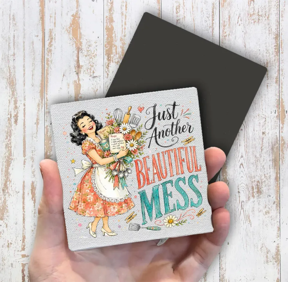 Avery Lane Gifts Housewives Beautiful Mess køleskabsmagnet 10x10 cm lærred