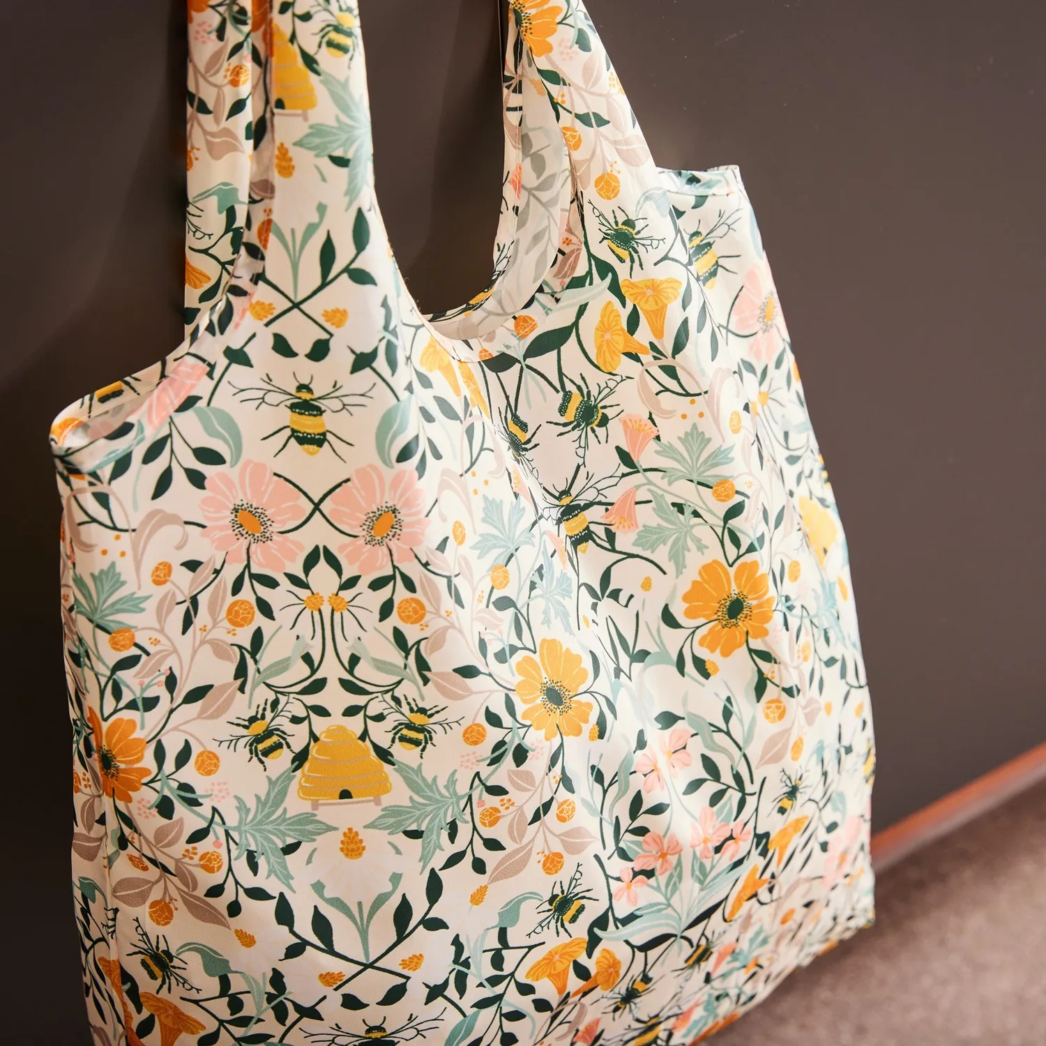 Ulster Weavers Bee Bloom mulepose polyester flerfarvet